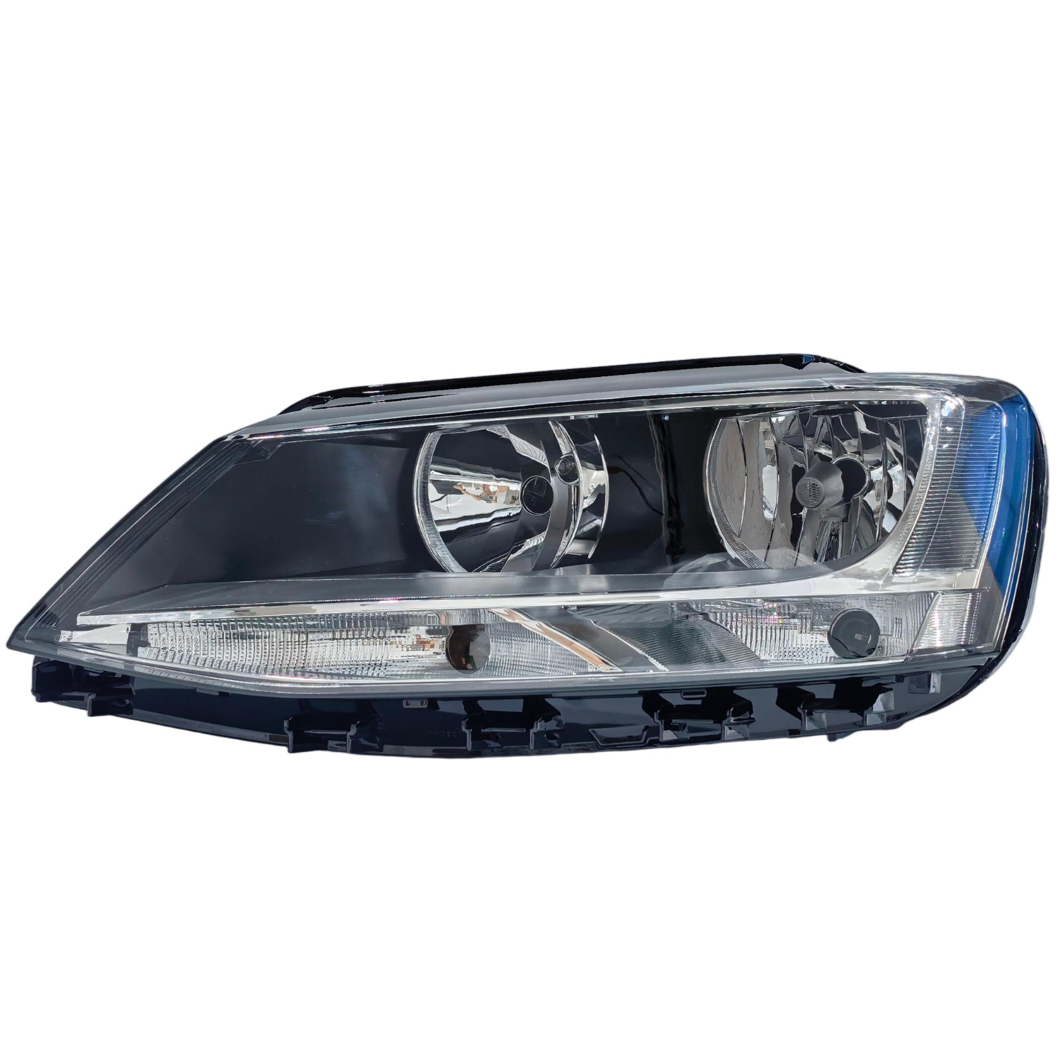 Jetta 2011 Volkswagen halogen headlight assembly C6 view 4