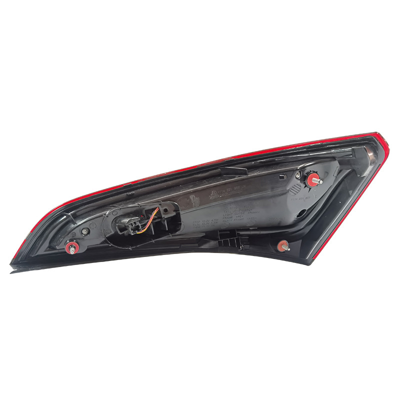 Audi Q5 LED tail lamp view 3