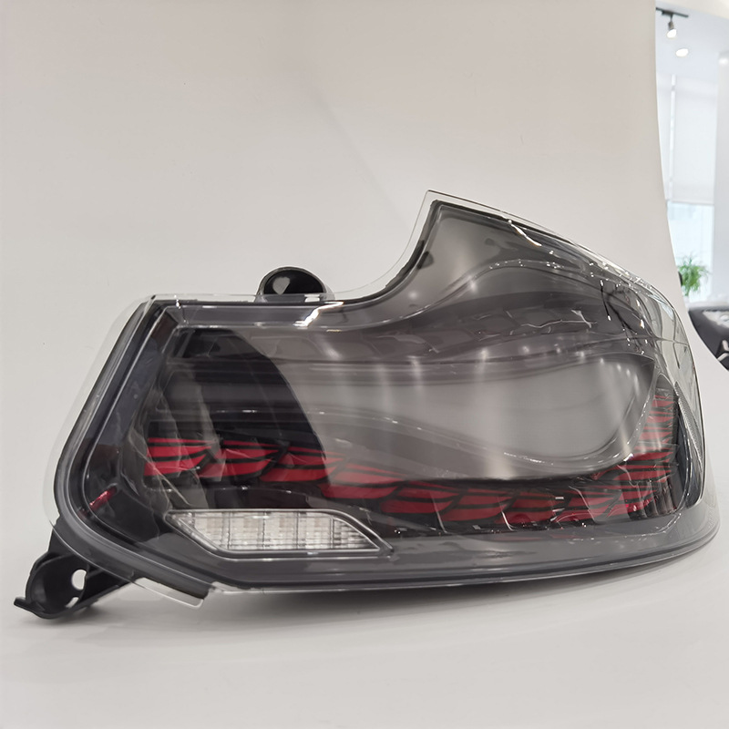 BMW LED sequential taillight 2014-2019 view 3