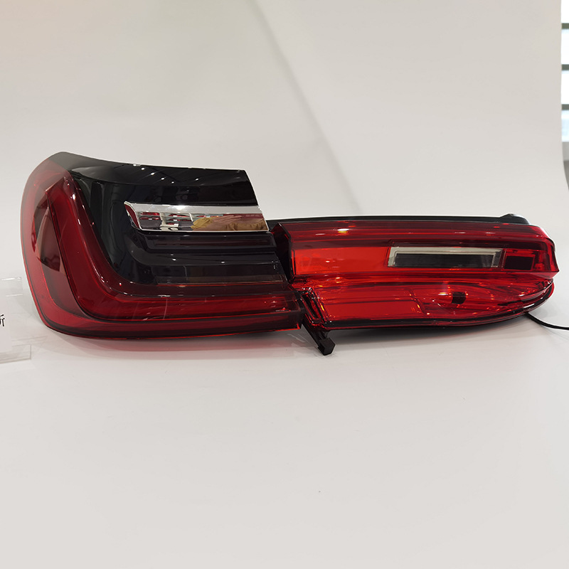 BMW 7 Series LED sequential taillight view 2