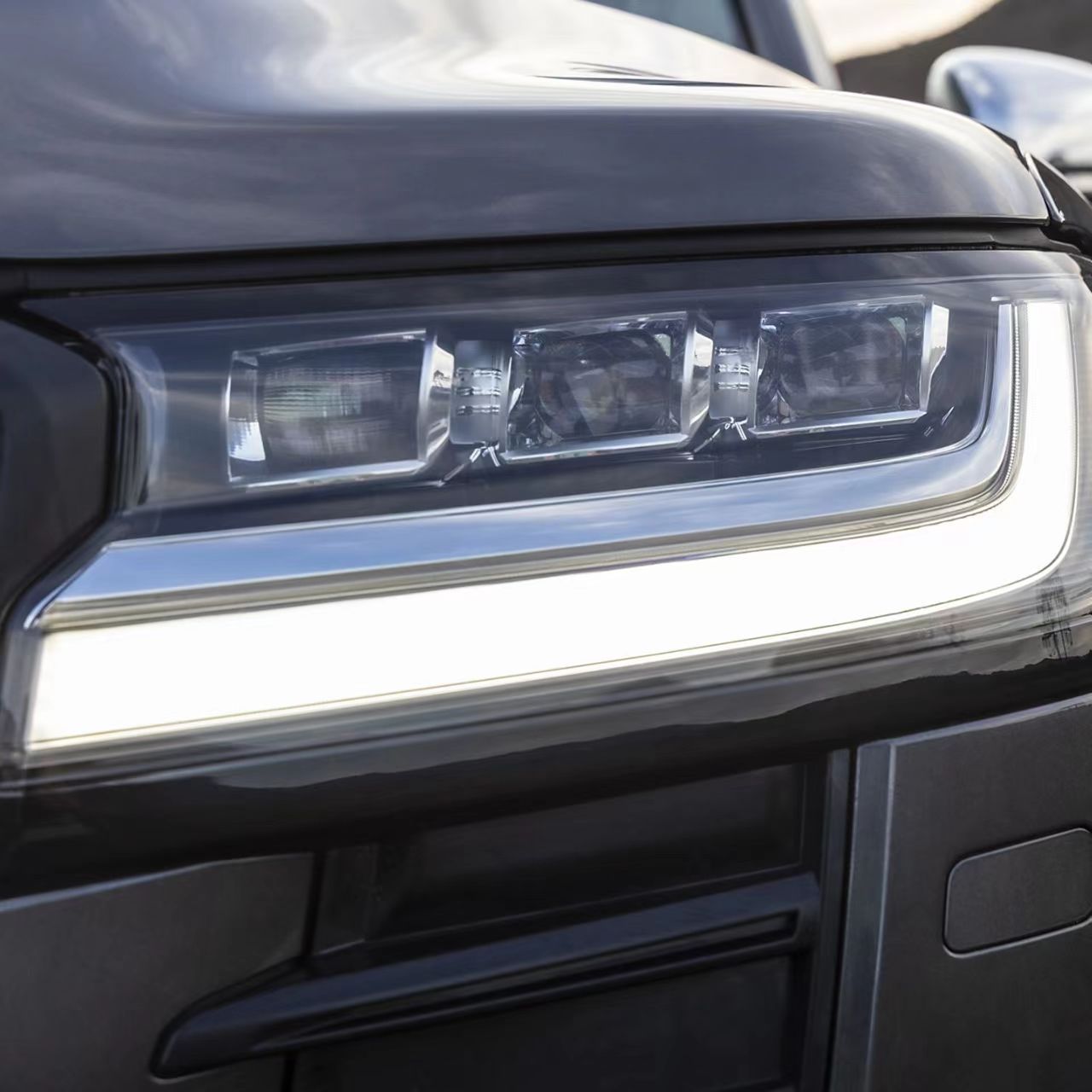 Toyota Land Cruiser LED Headlight C300 2022-2024 view 3
