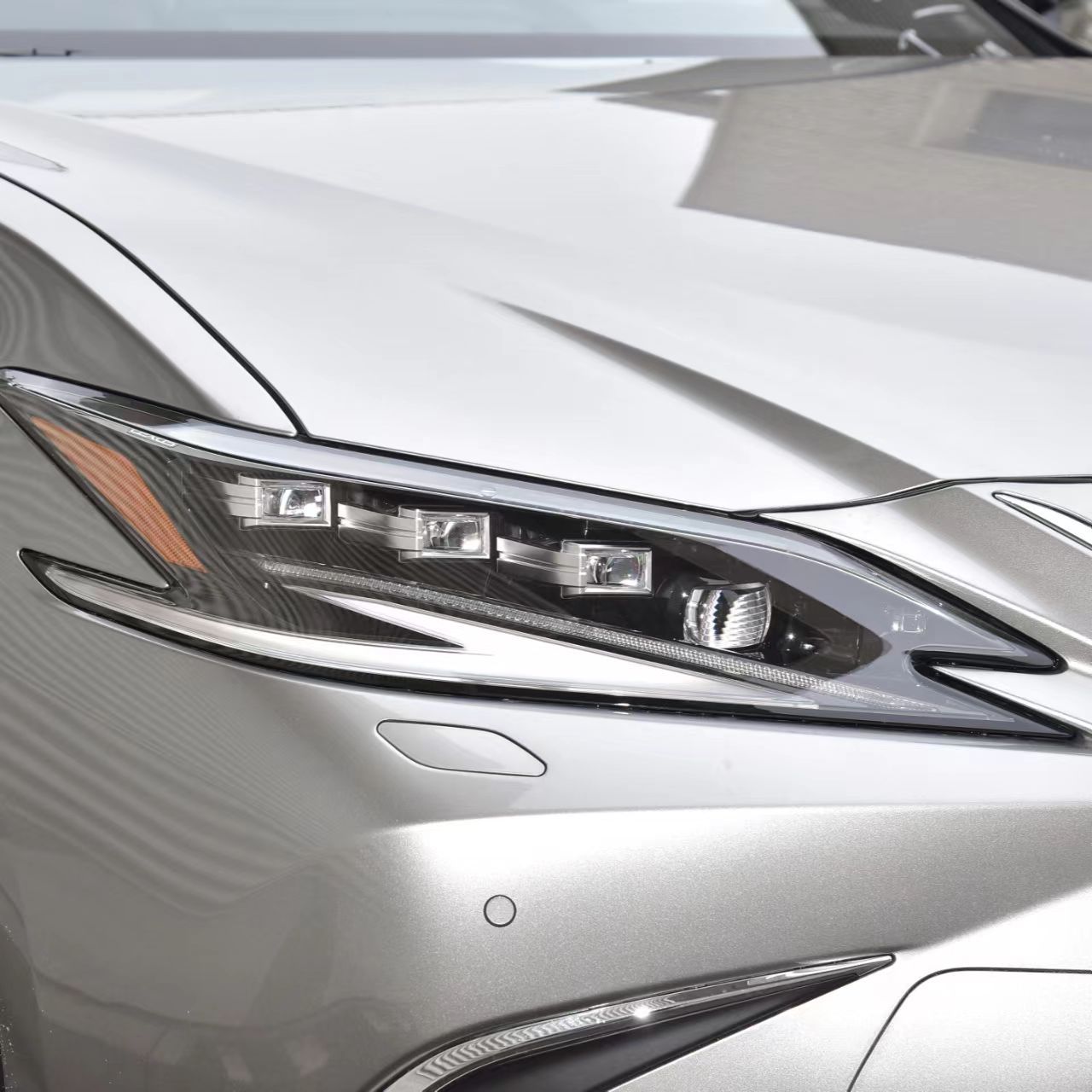 Lexus ES triple-eye LED headlight