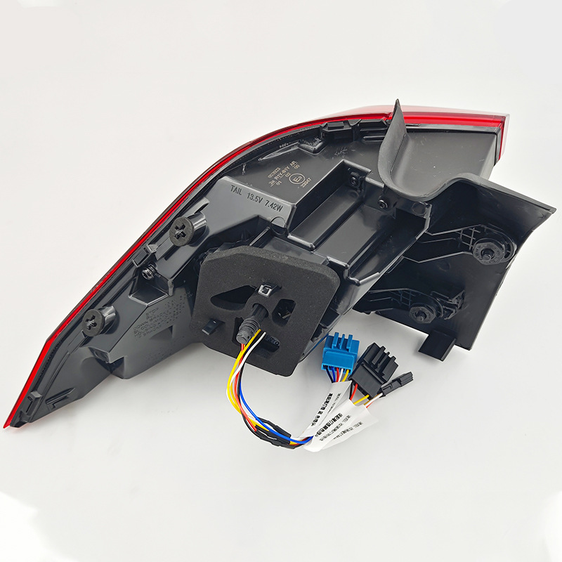 Volkswagen Tiguan LED Tail Lamp 2017-2022 view 2
