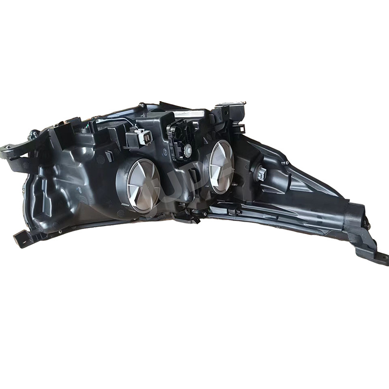 2018-2021 Toyota Highlander LED headlights view 2
