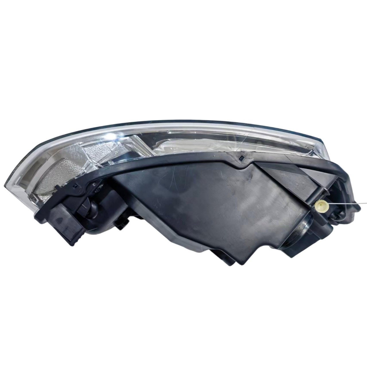 Volkswagen Polo 2010 halogen headlight assembly POLO2010 view 2
