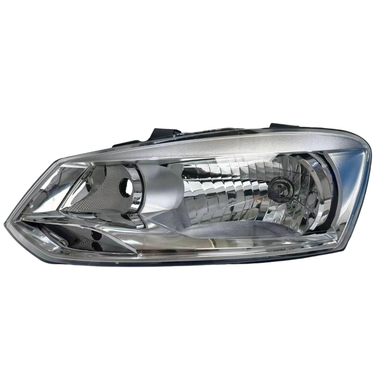 Volkswagen Polo 2010 halogen headlight assembly POLO2010 view 4