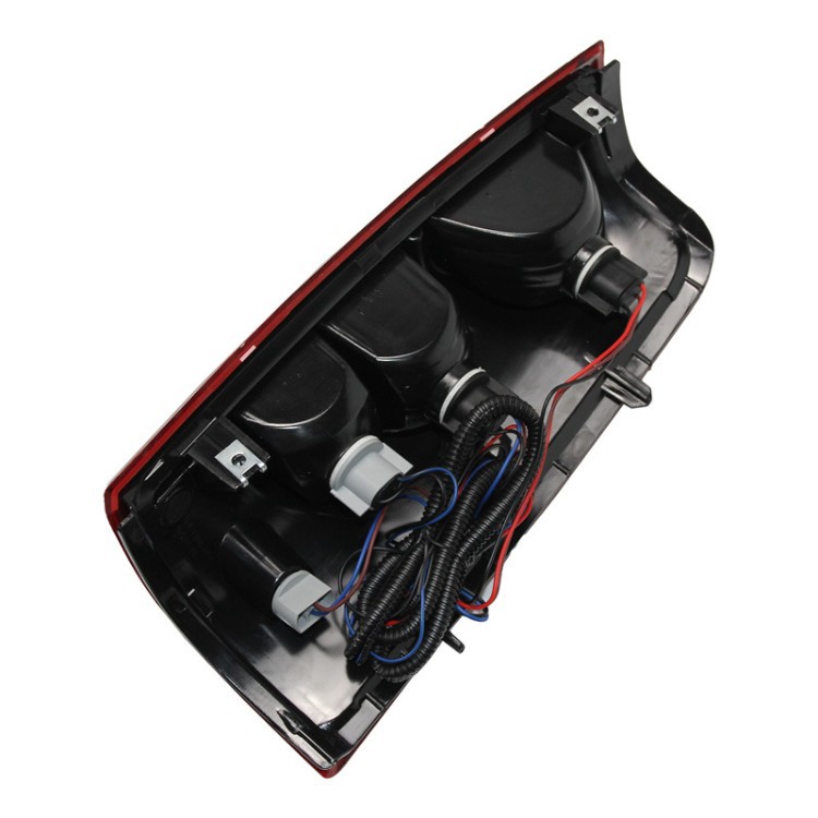 Chevrolet Tail Lamp Assembly Silverado 2003-2006 view 3