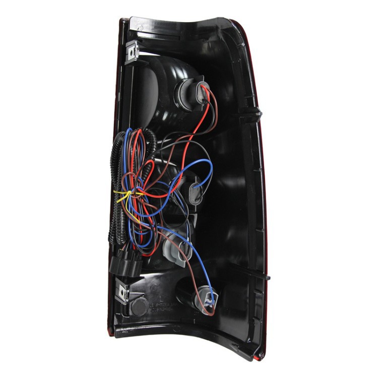Chevrolet tail light assembly Silverado 2003-2006 view 3