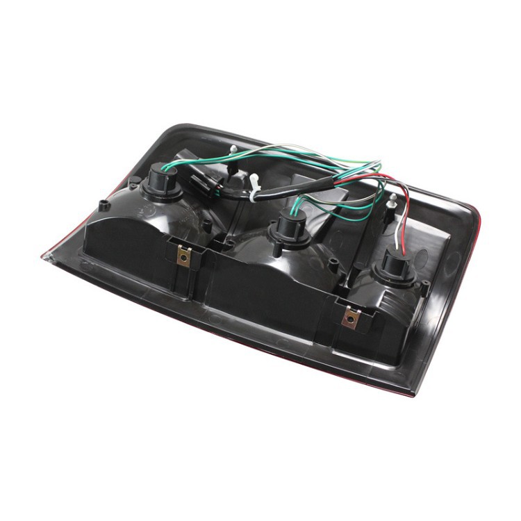 Taillight assembly 2002-2006 CH2801147 CH2800147 view 3