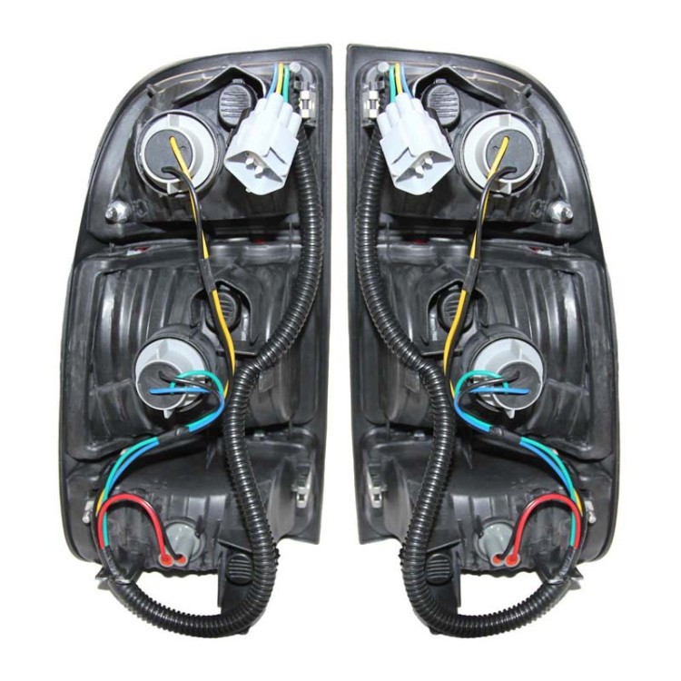 Toyota tail light assembly 2000-2006